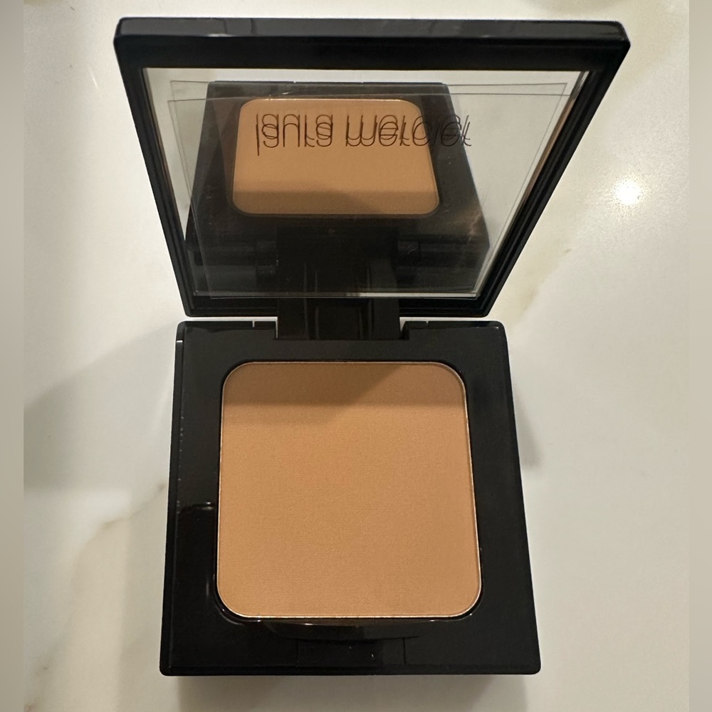 Laura Mercier Translucent Powder in Medium Deep *Brand New*